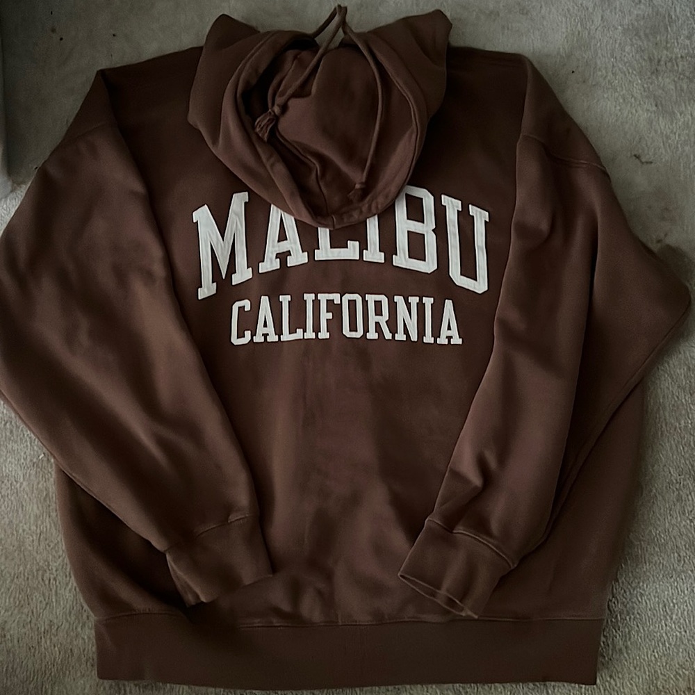 I would like someone else to enjoy it this sweatshirt very much!!